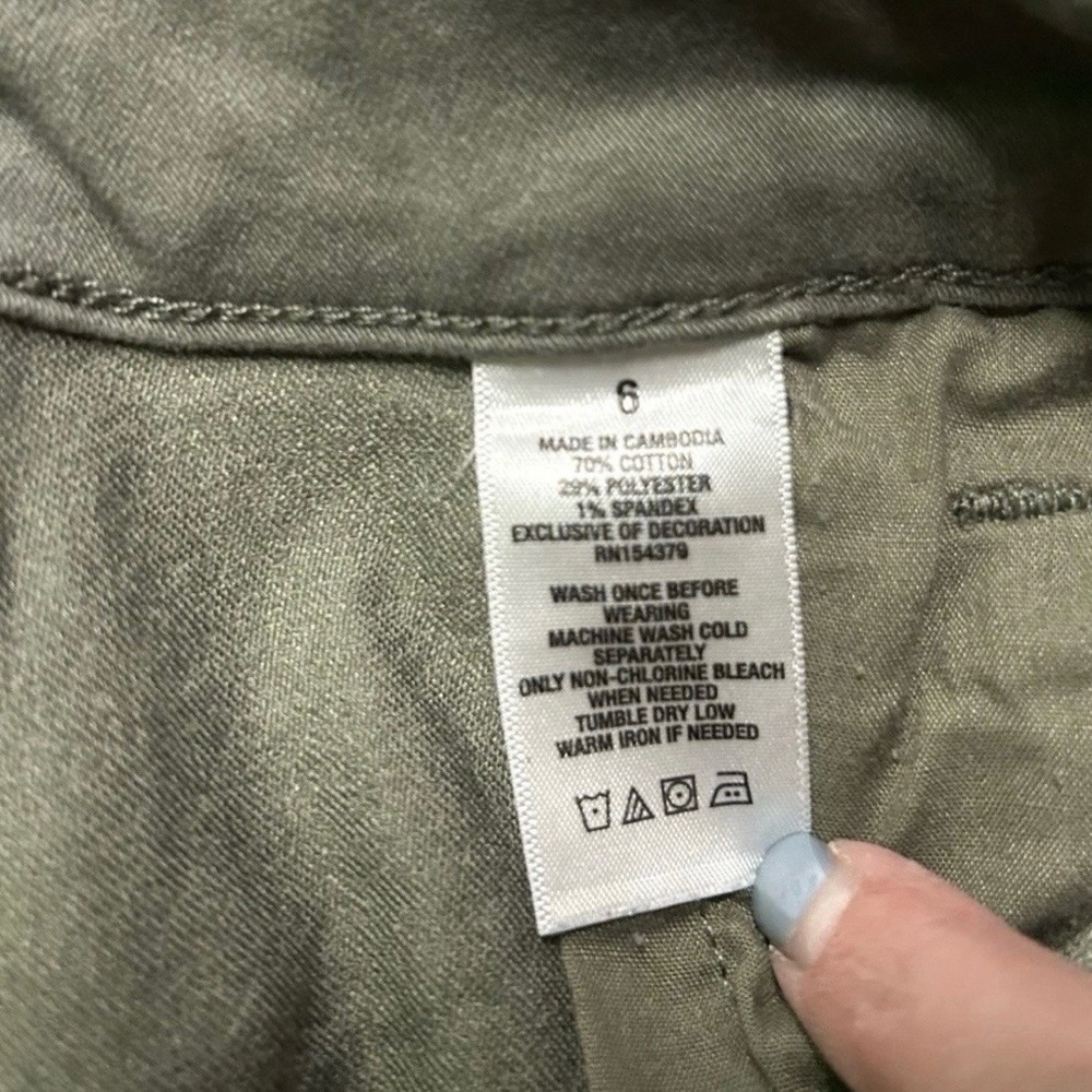 Women’s Aeropostale Olive Green Shorts Size 6 Summer Warm Weather - Picture 2 of 2